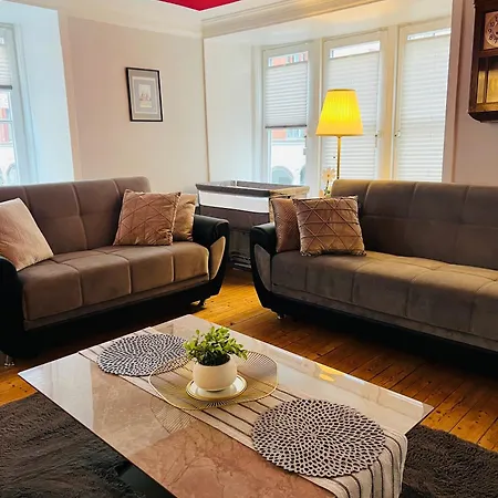 Elvis Family Dream Apartment
