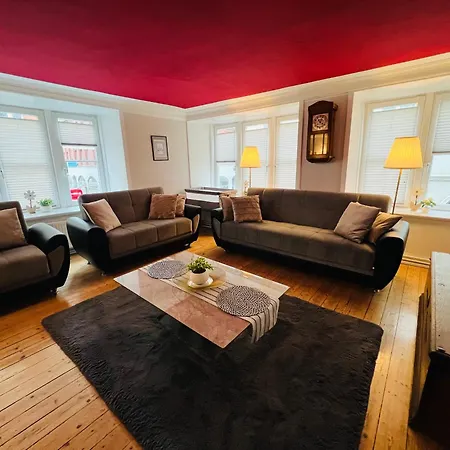 Elvis Family Dream Apartment